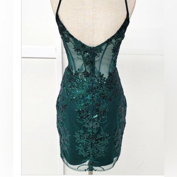 EMERALD GREEN HOMECOMING DRESS - Picture 4 of 5